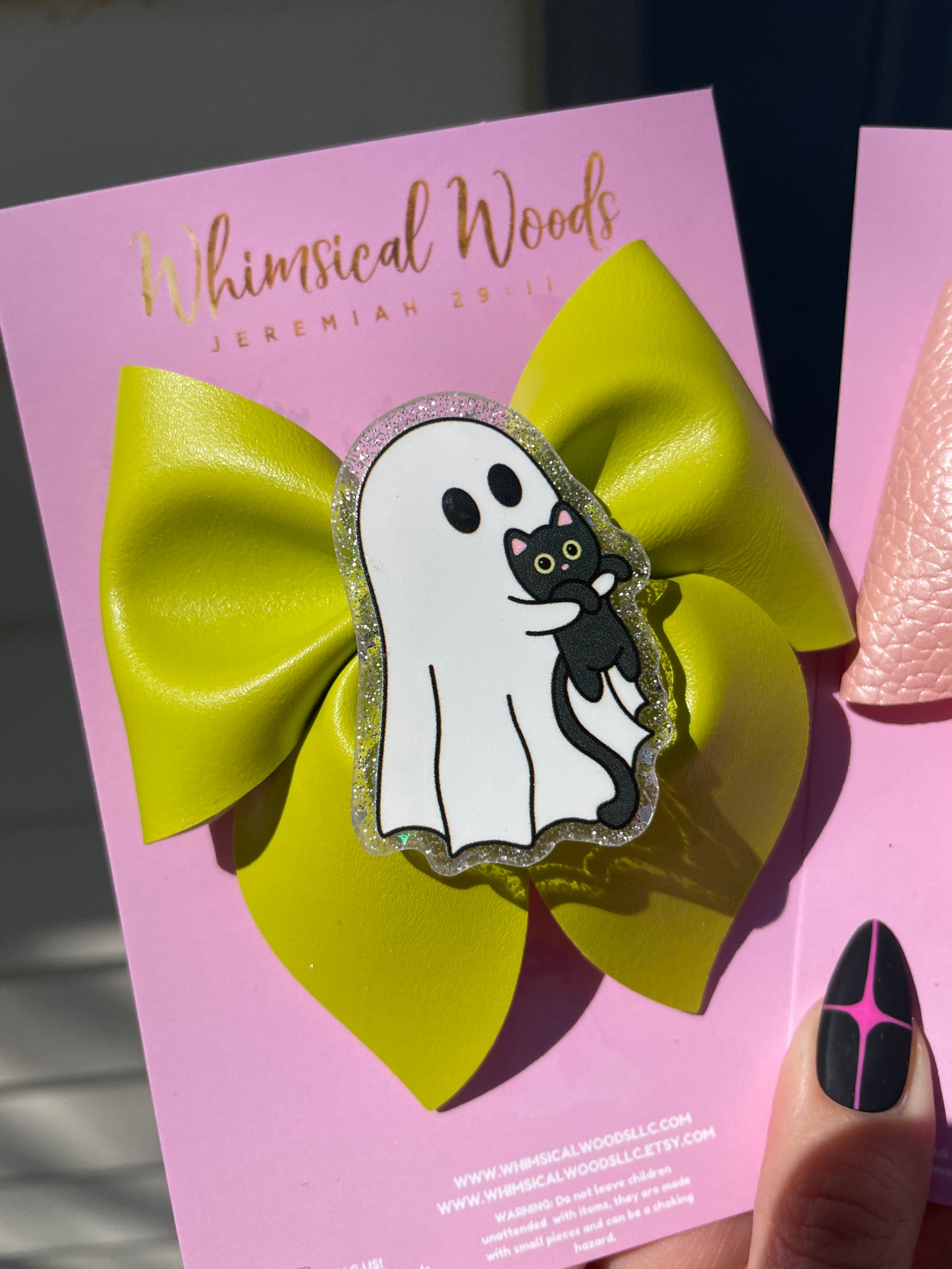 Spooky Harlow Bow 4” glitter resin center