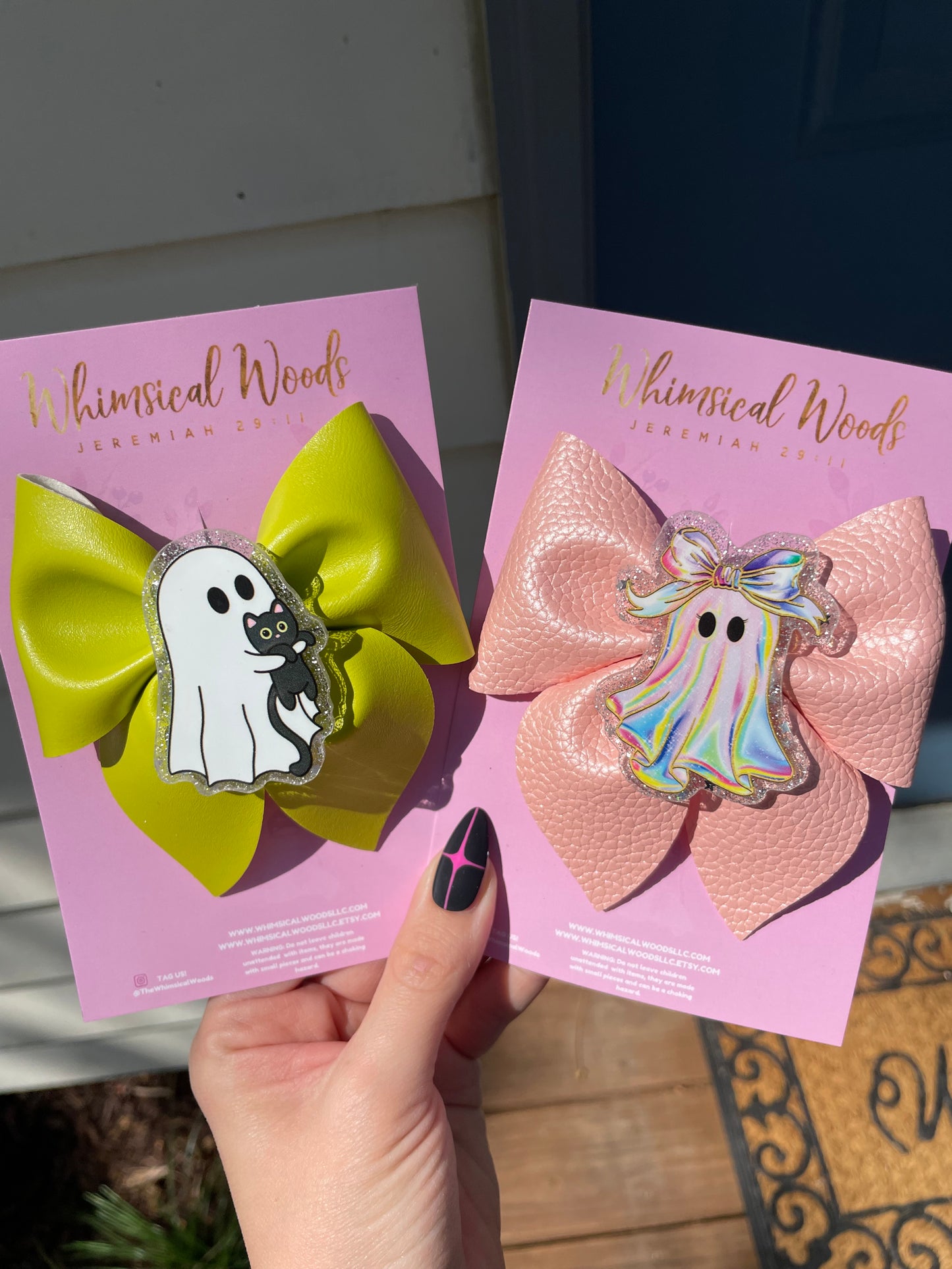 Spooky Harlow Bow 4” glitter resin center