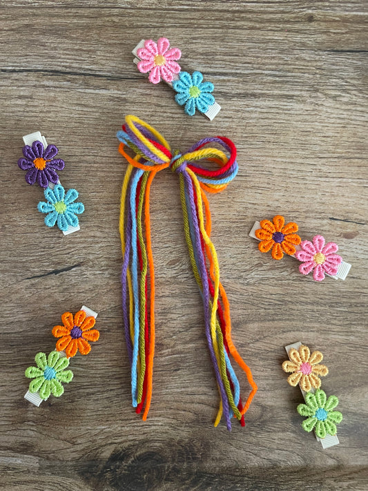 Rainbow Yarn Medium Dolly Bow